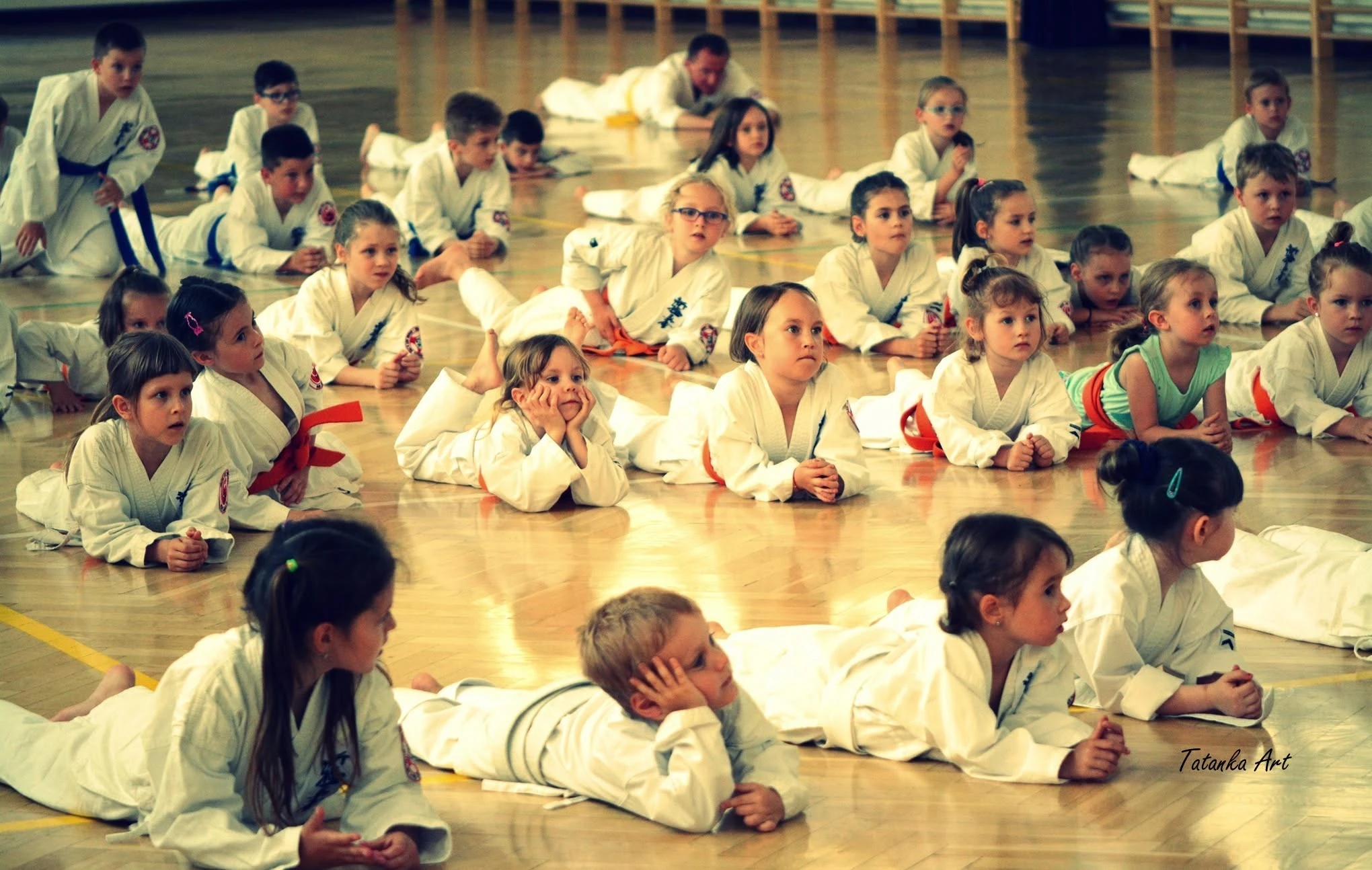 Dzieci na treningu karate